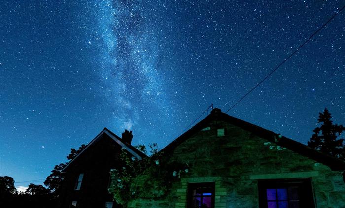 Aberyscir Coach House Dark Skies Brecon Beacons offers amazing night skies